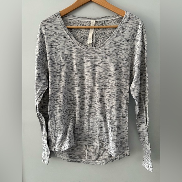 Lululemon Meant To Move Long Sleeve - Picture 2 of 5